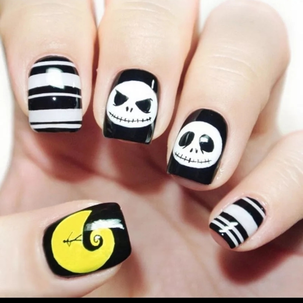 Nightmare Before Xmas press on nails